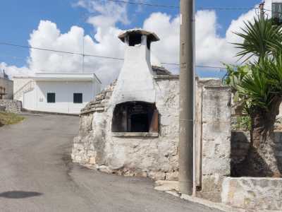 �In un altro trullo � a disposizione anche il forno comunale - evidenzia Pinto - Ora lo usiamo solo per le sagre, mentre prima era sfruttato quotidianamente, su "prenotazione"...�